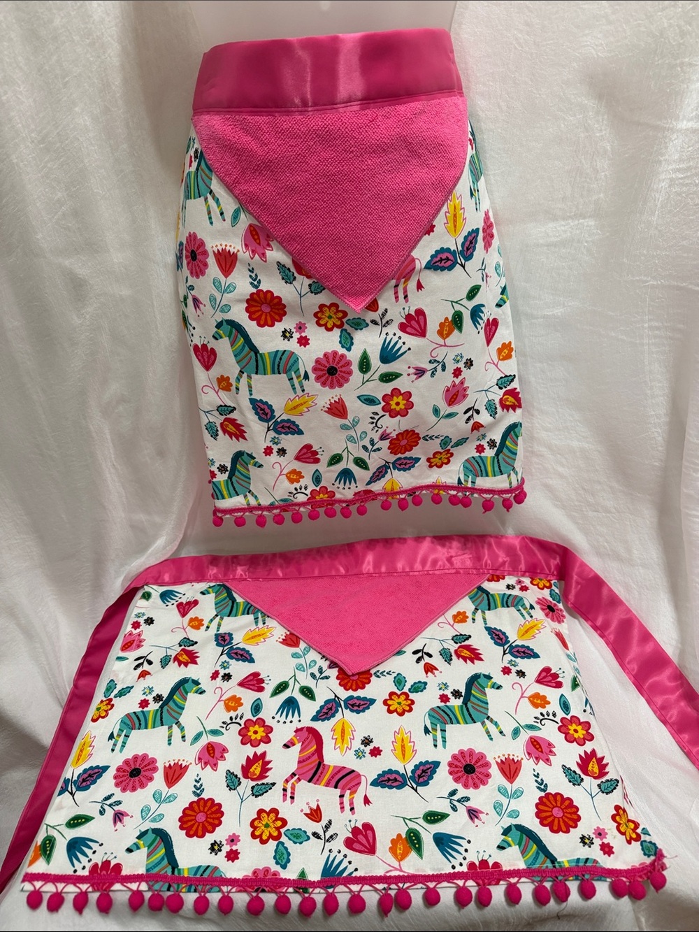 2 handmade matching aprons. Super cute!!!